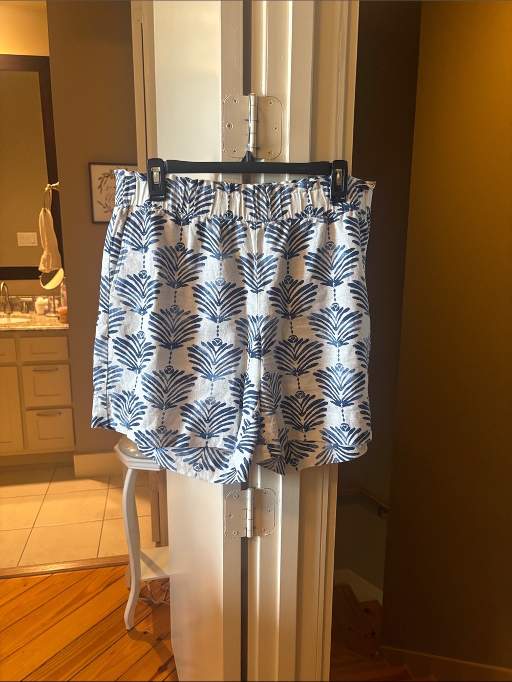 J. Jill White Shorts with Blue Leaf Print